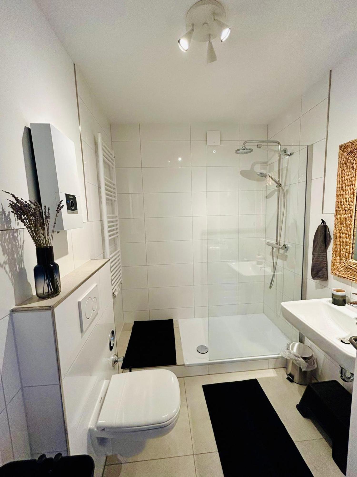 Feelslikehome - Wunderschoene Und Zentrale Wohnung Mit Balkon&Parkplatz โบคุห์ม ภายนอก รูปภาพ