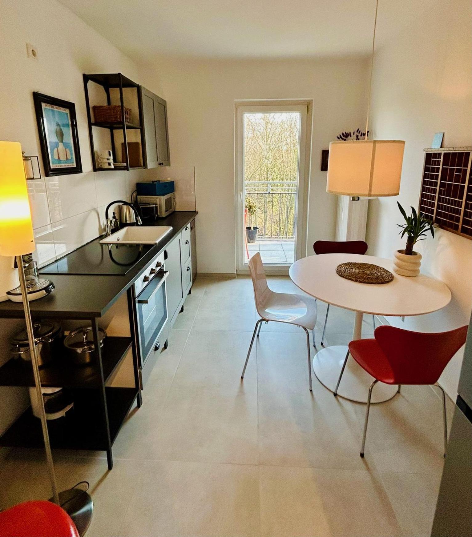 Feelslikehome - Wunderschoene Und Zentrale Wohnung Mit Balkon&Parkplatz โบคุห์ม ภายนอก รูปภาพ