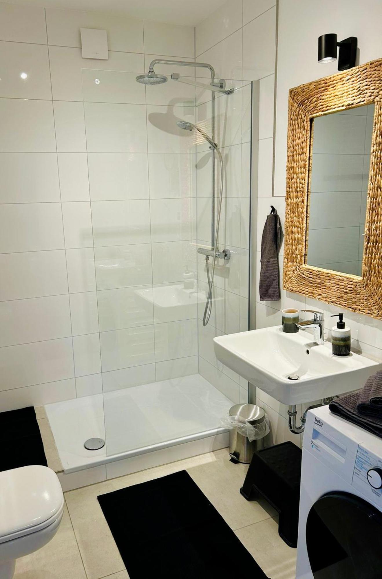 Feelslikehome - Wunderschoene Und Zentrale Wohnung Mit Balkon&Parkplatz โบคุห์ม ภายนอก รูปภาพ